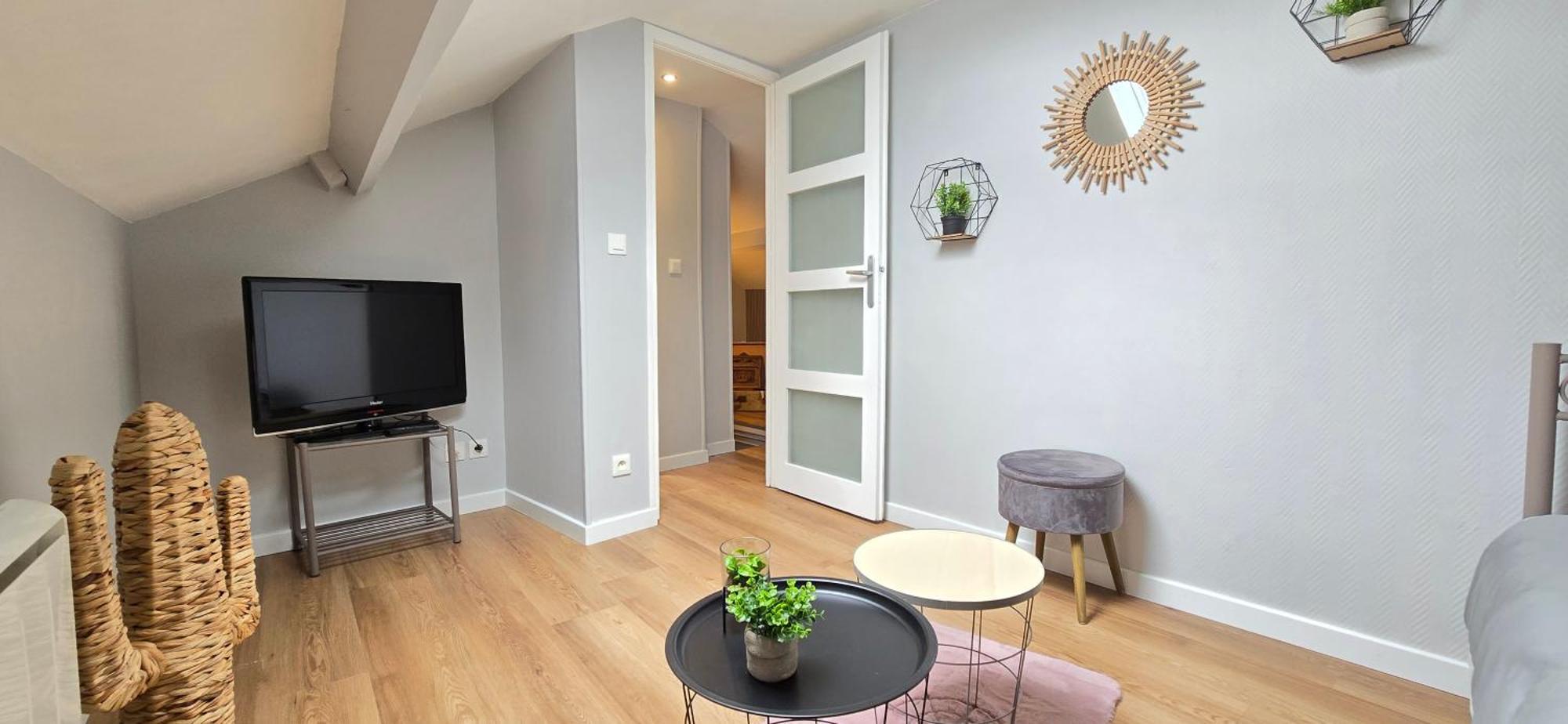 Beau Duplex Proche Centre-ville Apartment *
